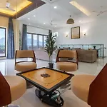 Stayvista\'S Janak Villa - Your Private Escape With A Pool And Pool Table