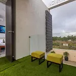 Saffronstays Barney, Lonavala - Pet-Friendly Pool Villa Near Sunny Da Dhaba