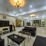 Saffronstays Anugraha, Lonavala - Pet-Friendly Pool Villa Near Wet N Joy Water Park