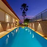 Stayvista\'S V Square - Enjoy A Pool And Indoor Games For A Leisurely Stay