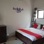 Hotel Trisha Residency