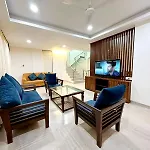 Yellowbrick Villa - Near Market /Swimming Pool/ Ac/ Luxurious