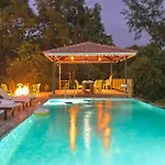 Lifeline Villas - Exquisite Pawna Lakeview Estate With Expansive Infinity Pool