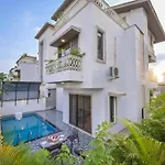 Margarita Villa By Aquastay