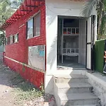 The Corner House Hostel By Valecha Villa