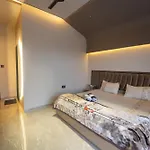 Royal Cabana Lonavla - 6Bhk Luxury Villa With Heated Pool And Turf