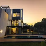 Aviran Villa 5Bhk - Jacuzzi House