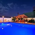 Ll Empyrean Stay Ll Mystical Stone Villa Ll 4Bhk Ll Ac Ll Private Pool Ll