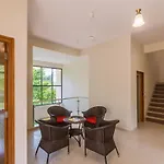 Stayvista\'S Greenwoods Villa 6 - City-Center Villa With Private Pool, Terrace, Lift & Ping-Pong Table
