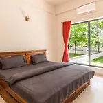 Stayvista\'S Greenwoods Villa 6 - City-Center Villa With Private Pool, Terrace, Lift & Ping-Pong Table