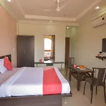 Oyo 13151 Hotel Om Palace