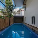 Stayvista\'S Maximus Villa - City-Center Villa With Private Pool, Gazebo, Games & Projector Room