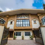 Stayvista\'S Maximus Villa - City-Center Villa With Private Pool, Gazebo, Games & Projector Room