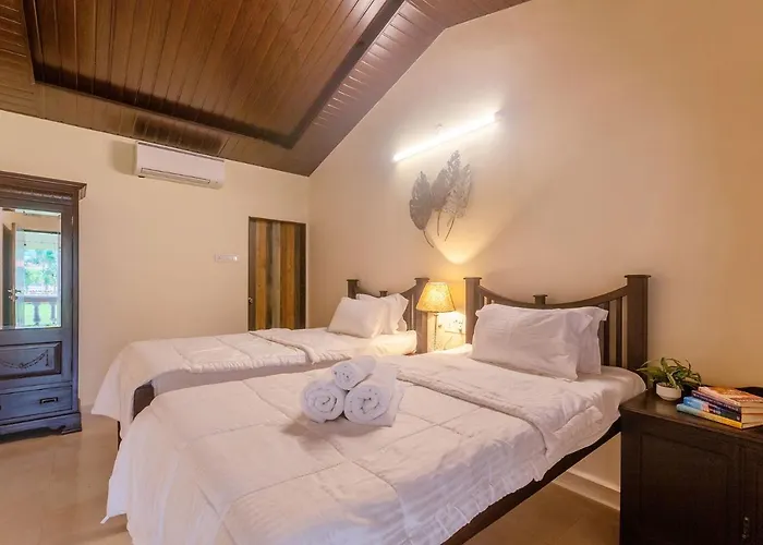 La Palm By Stayvista - Mountain-View Villa, Boasting A Spacious Pool, Gym, Indoor Games, Basketball Court & A Lush Lawn With A Gazebo