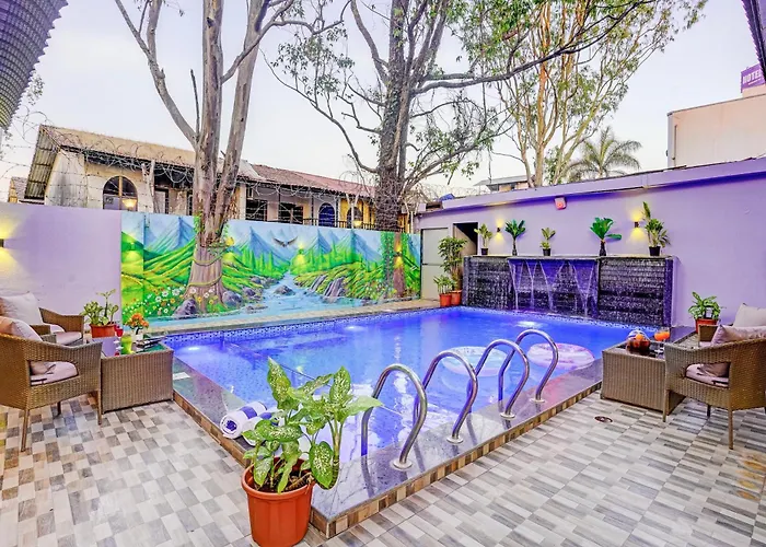 Alaya Stays 4 Bhk With Poolside Gazebo & Garden - Villa Nest