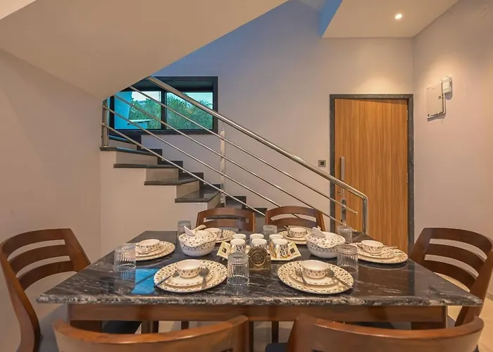 Elegant Vista Villa