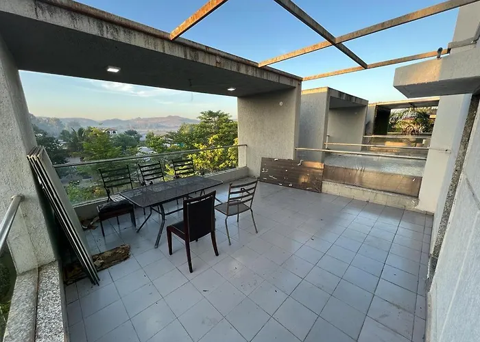 Hilltop Villa With Pool & View