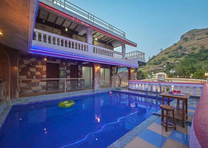 Shreyas Mansion - Big 4 Bhk Ll Swimmimg Pool Ll Mountain View Ll Big Garden
