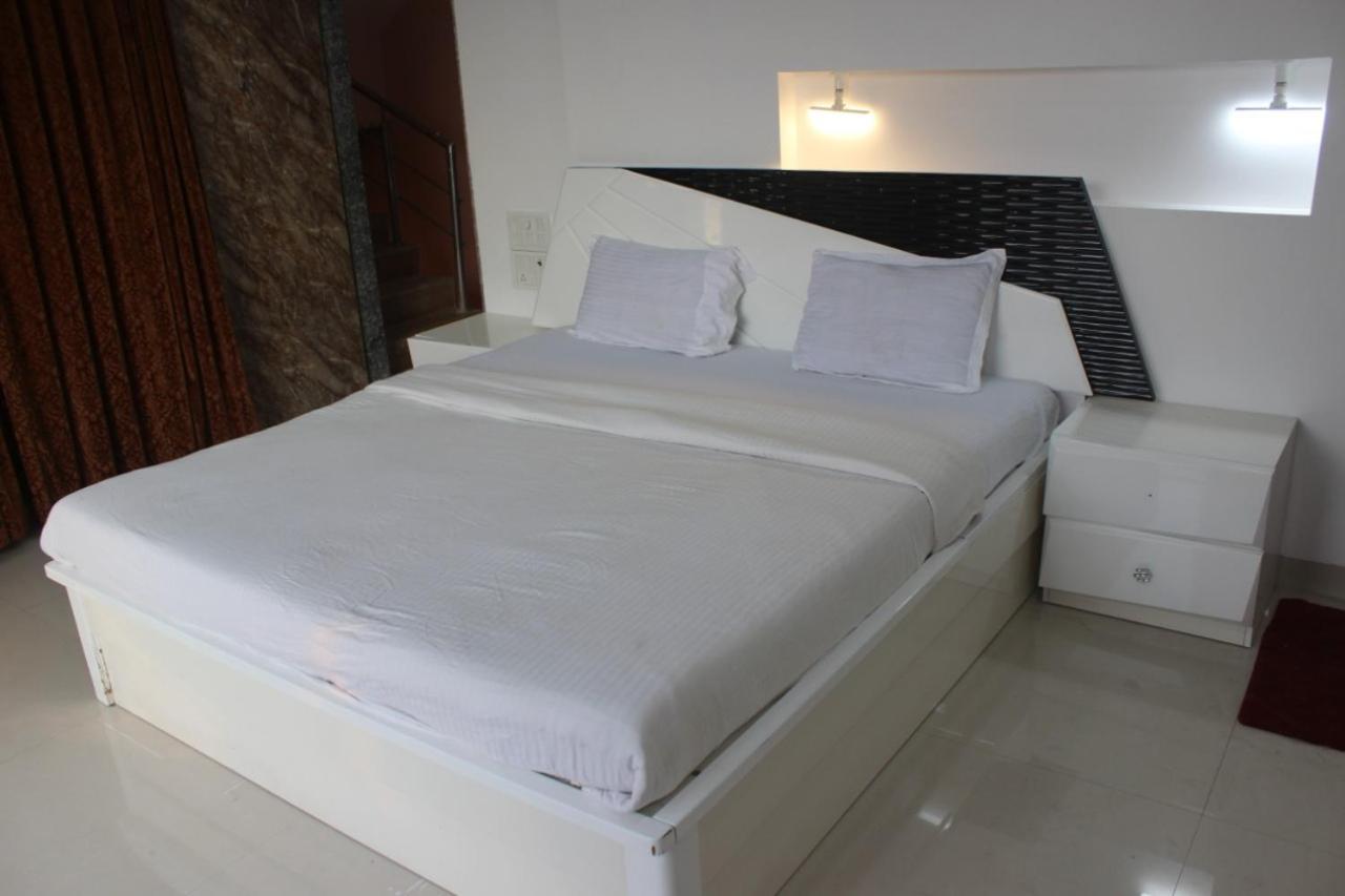 99 4bhk Villa *