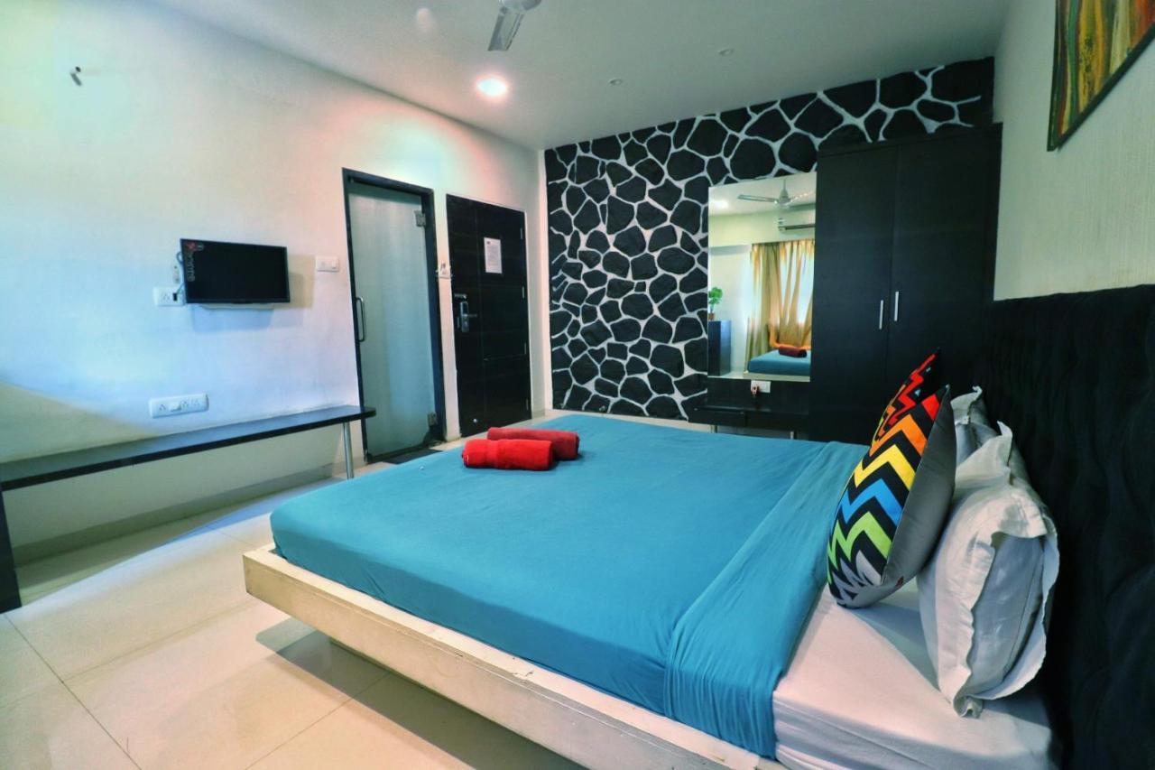 Monsoon Lake Hotel 3*