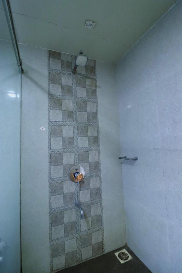 Monsoon Lake Hotel 3*