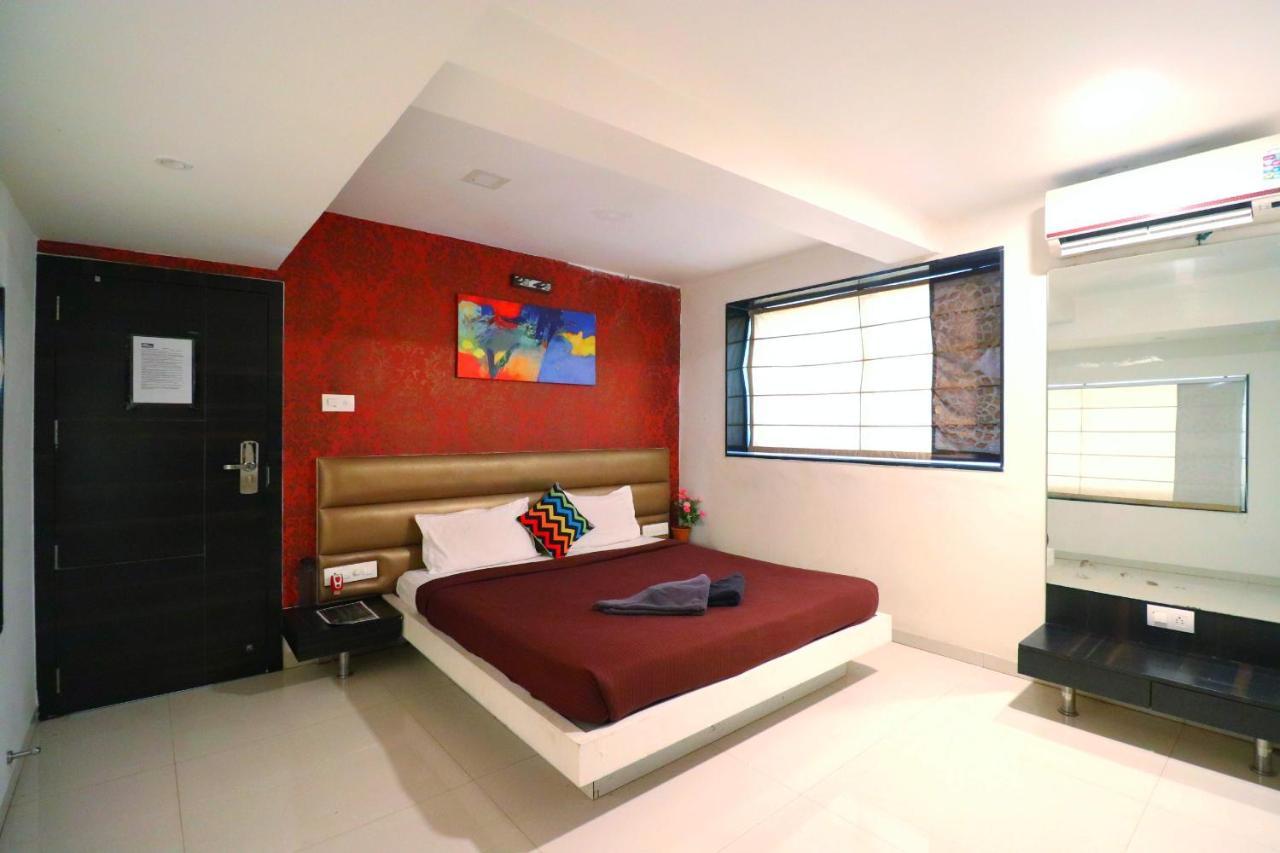 Monsoon Lake Hotel 3*