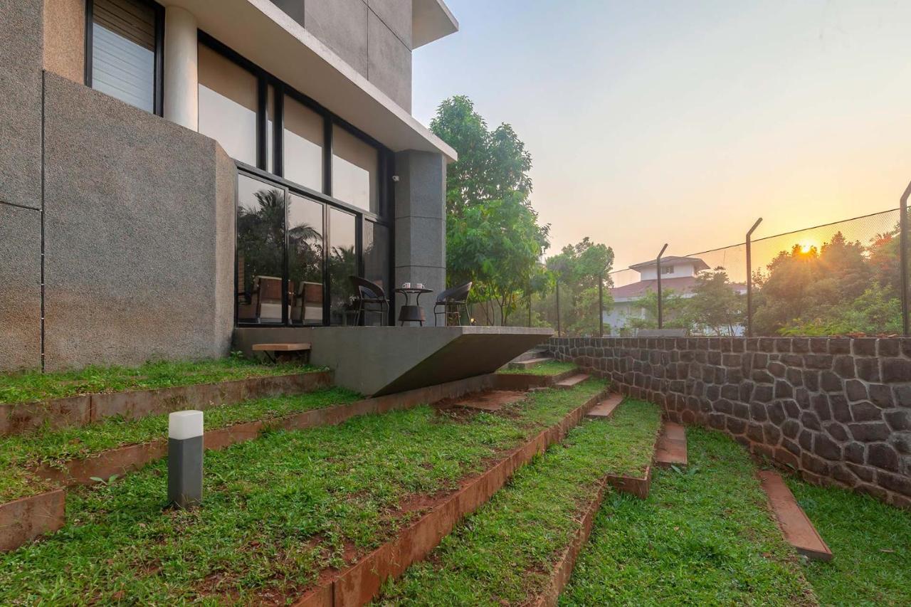 Foresta By Stayvista With Modern Decor, Swimming Pool & Expansive Lawn For A Perfect Escape Villa
