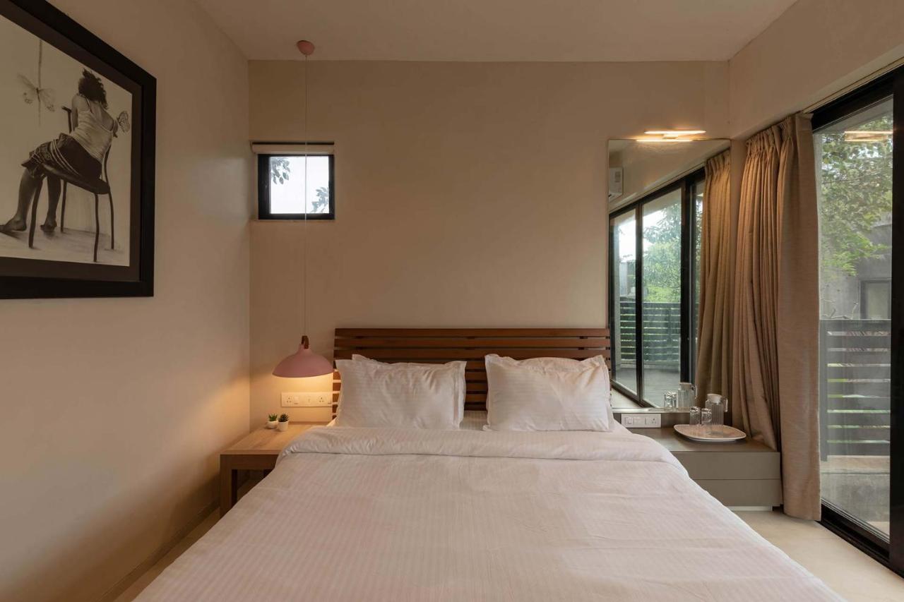 Villa Foresta By Stayvista With Modern Decor, Swimming Pool & Expansive Lawn For A Perfect Escape