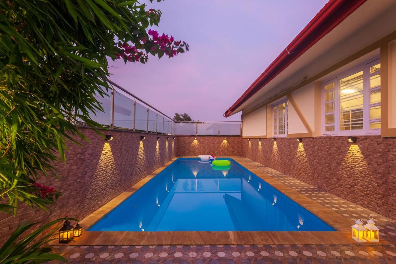 Stayvista's V Square - Enjoy A Pool And Indoor Games For A Leisurely * Lonavala