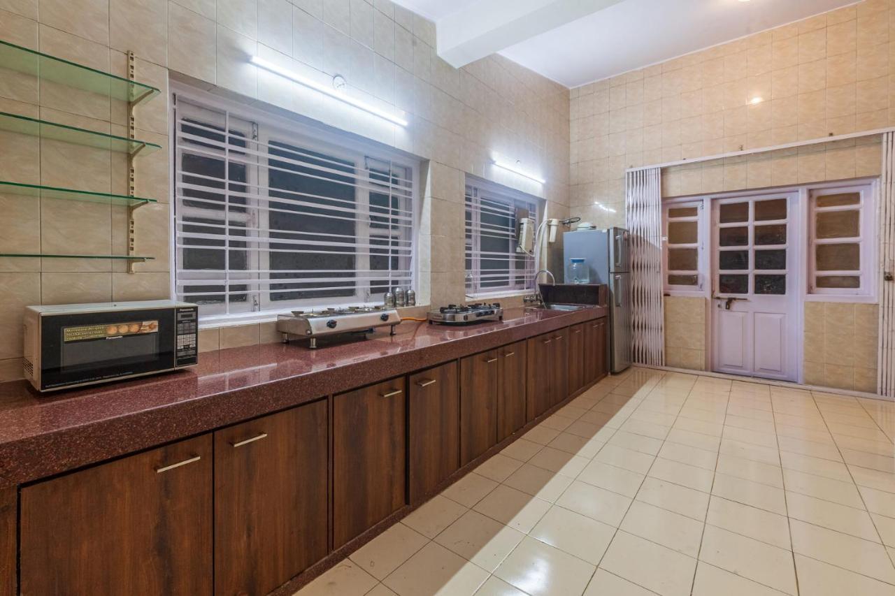 Stayvista's V Square - Enjoy A Pool And Indoor Games For A Leisurely *