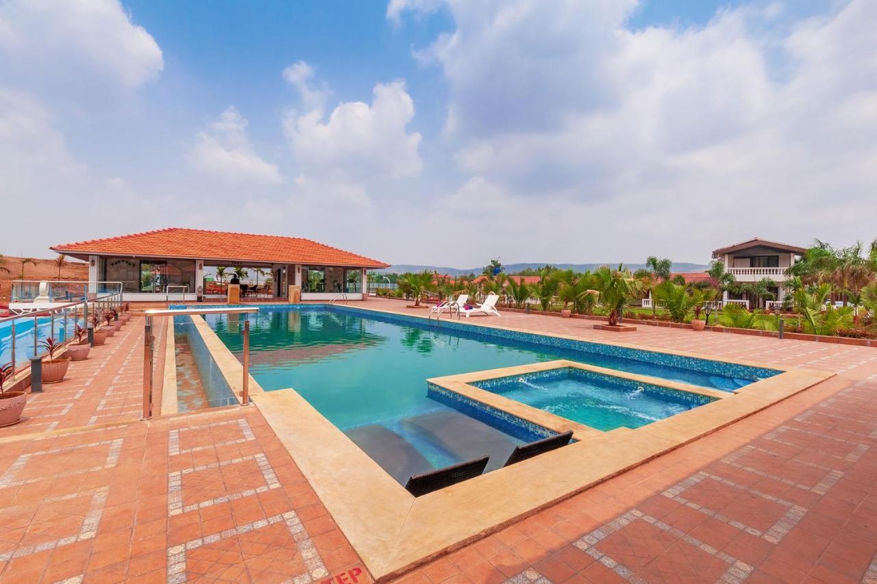 La Palm By Stayvista: Mountain-view With Pool, Gym & Recreational Amenities Lonavala