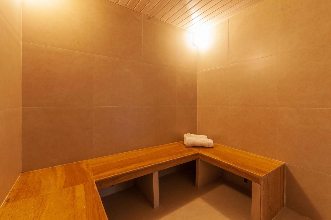 Villa La Palm By Stayvista: Mountain-view With Pool, Gym & Recreational Amenities *