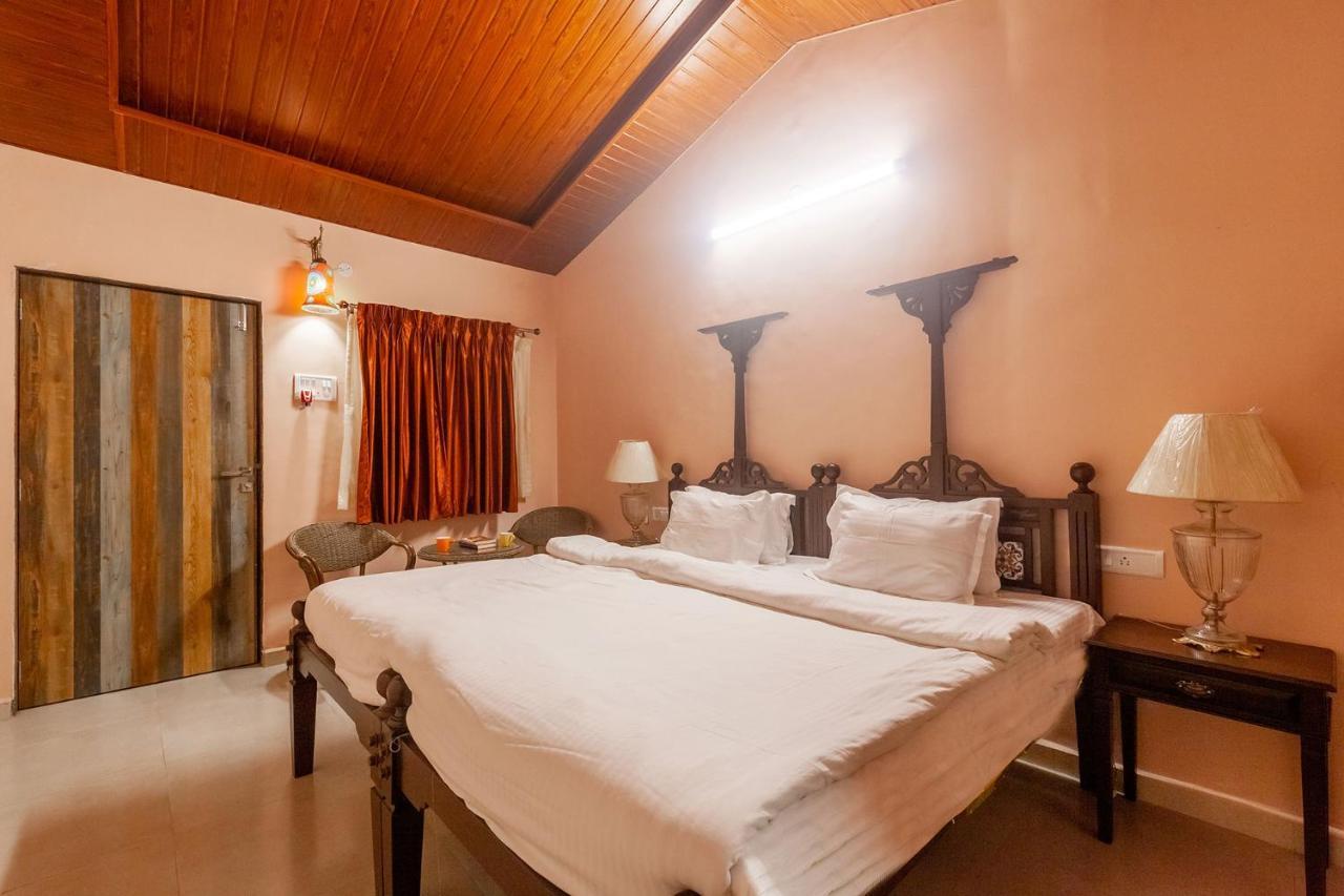 Villa La Palm By Stayvista: Mountain-view With Pool, Gym & Recreational Amenities *