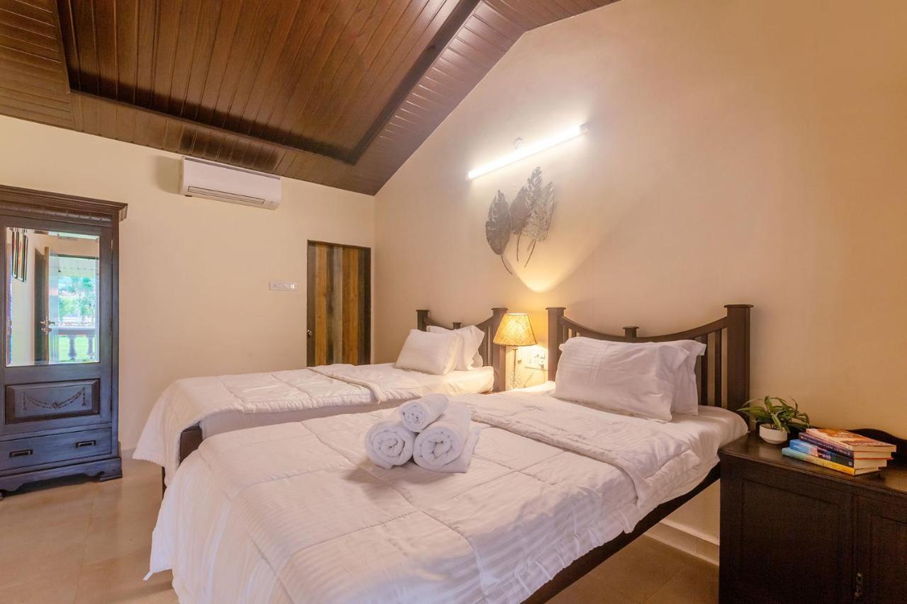 La Palm By Stayvista: Mountain-view With Pool, Gym & Recreational Amenities *