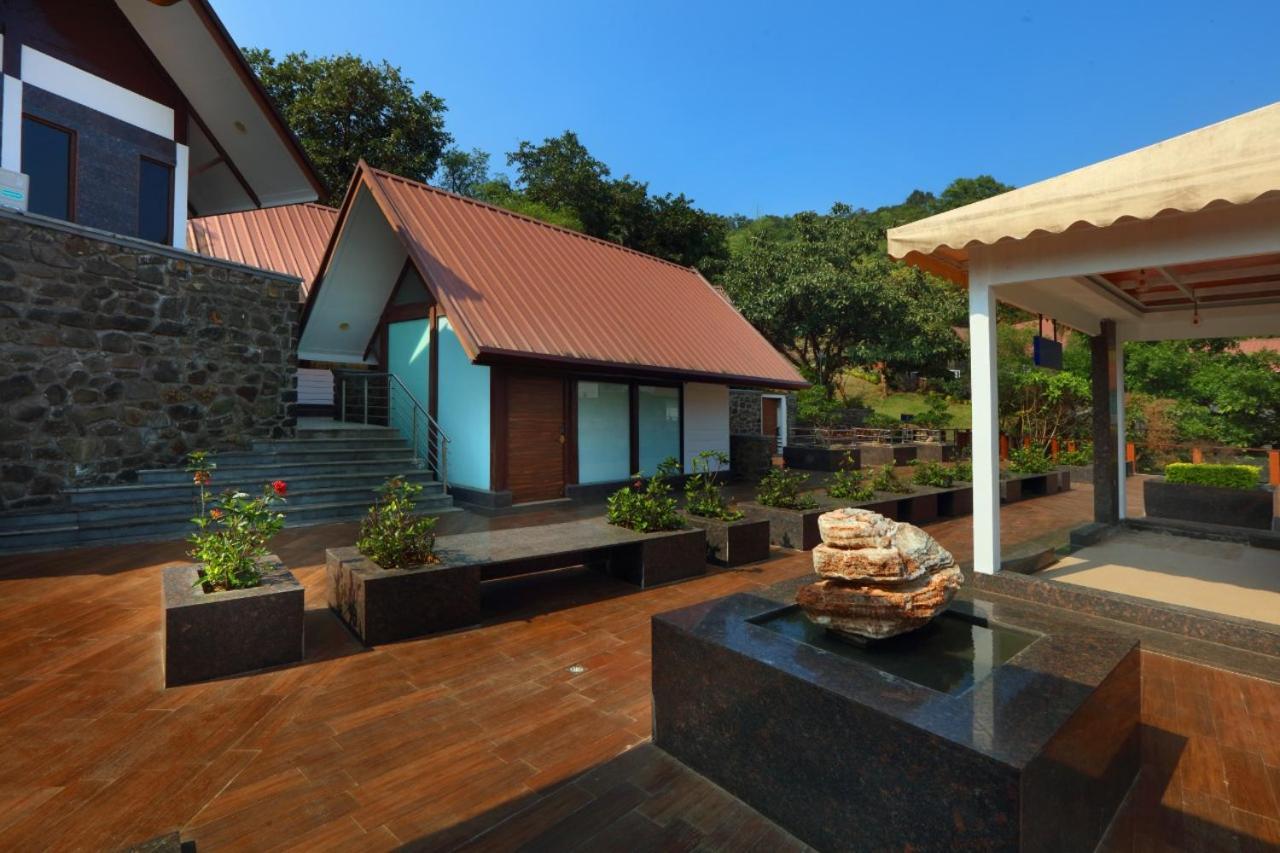 Juvana & , Aamby Valley City, * Lonavala