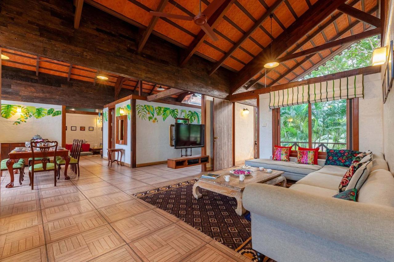Villa Aranyam By Stayvista With Modern Wooden Interiors, Kidszone, Indoor Games & Plunge Pool