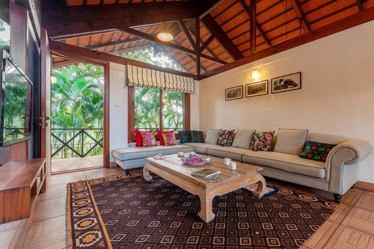 Aranyam By Stayvista With Modern Wooden Interiors, Kidszone, Indoor Games & Plunge Pool