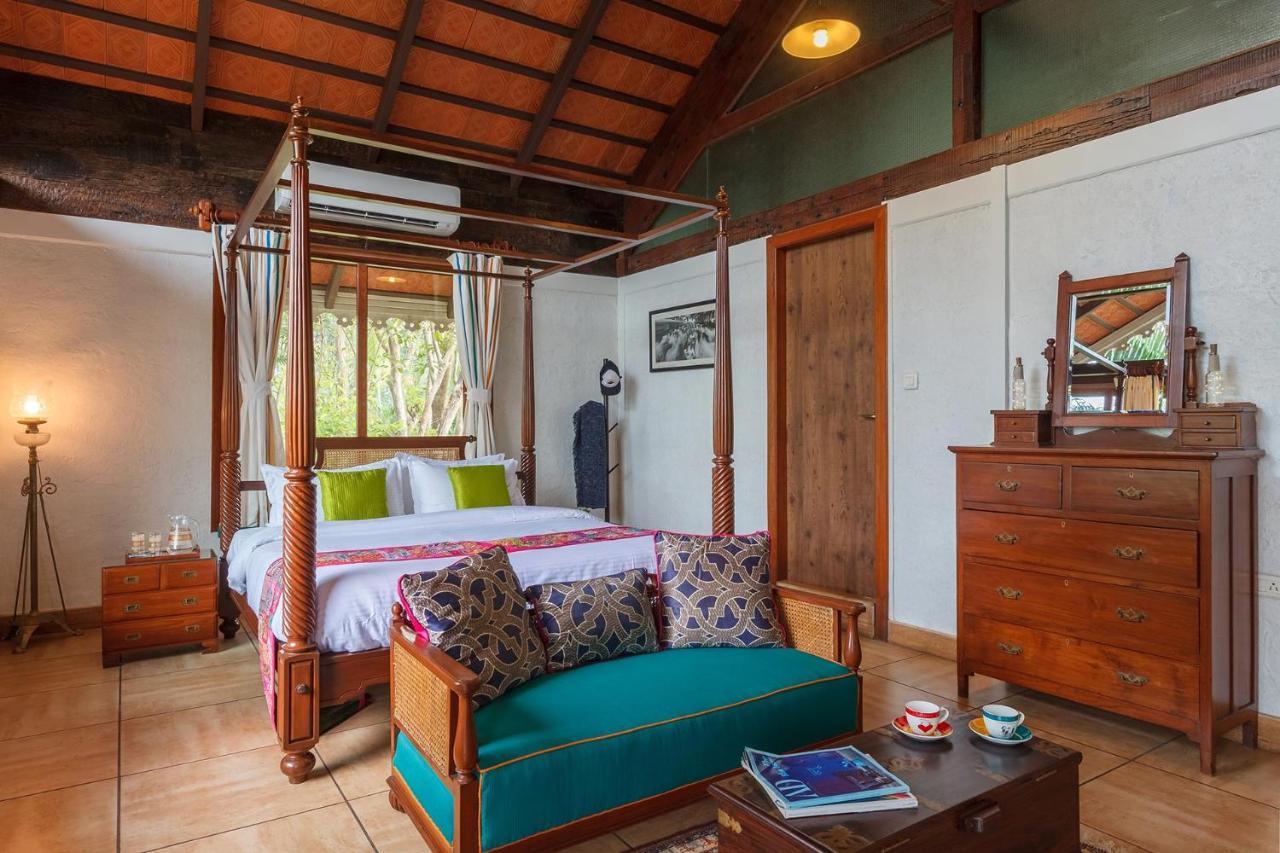 Aranyam By Stayvista With Modern Wooden Interiors, Kidszone, Indoor Games & Plunge Pool Villa *