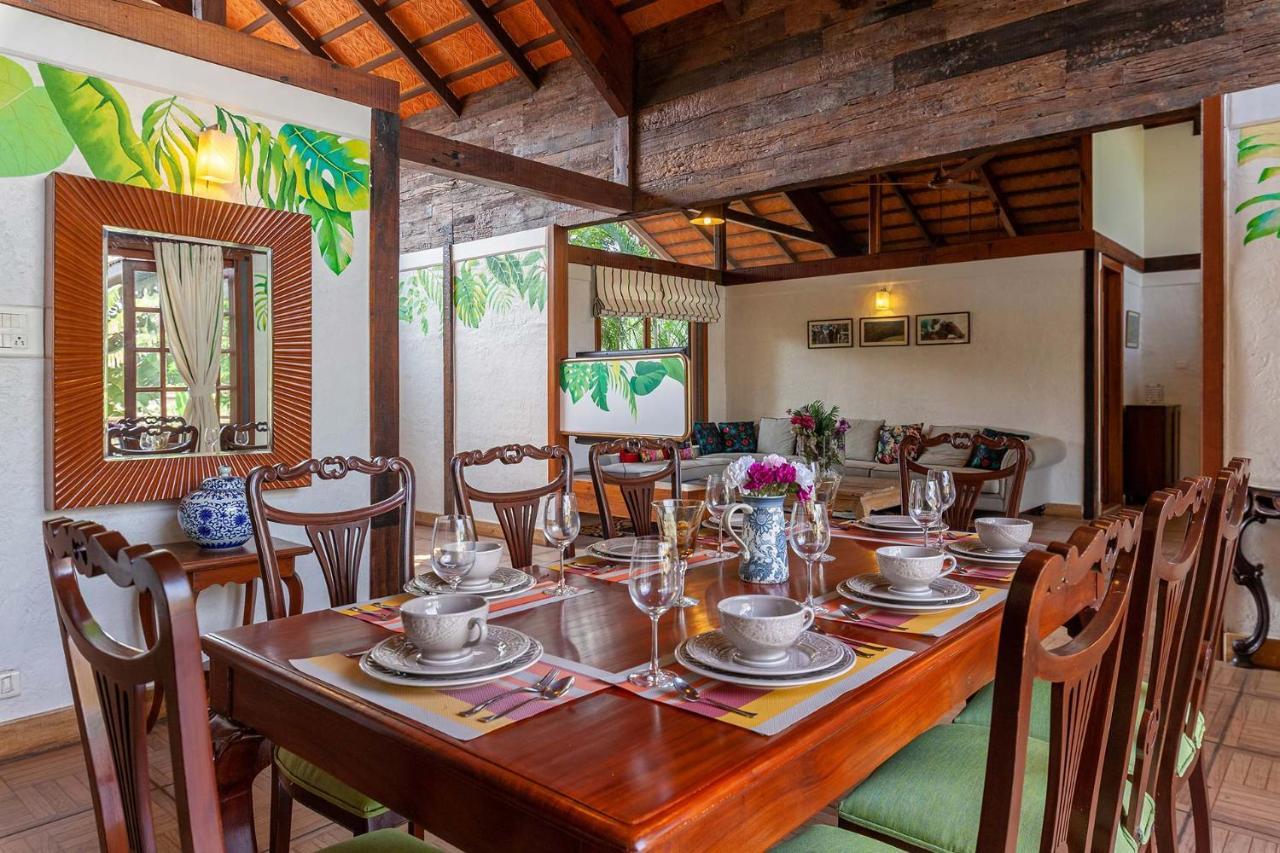 Aranyam By Stayvista With Modern Wooden Interiors, Kidszone, Indoor Games & Plunge Pool Villa *