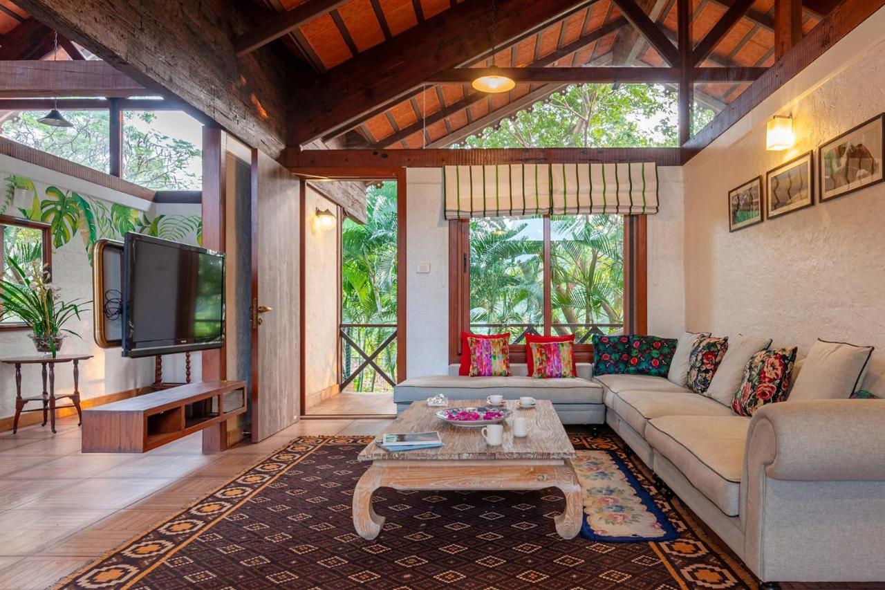 Villa Aranyam By Stayvista With Modern Wooden Interiors, Kidszone, Indoor Games & Plunge Pool Lonavala