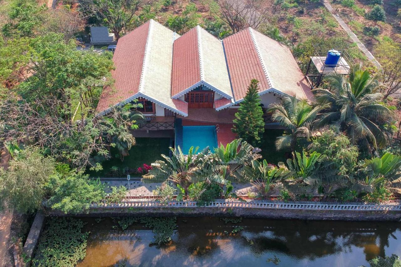 Villa Aranyam By Stayvista With Modern Wooden Interiors, Kidszone, Indoor Games & Plunge Pool *