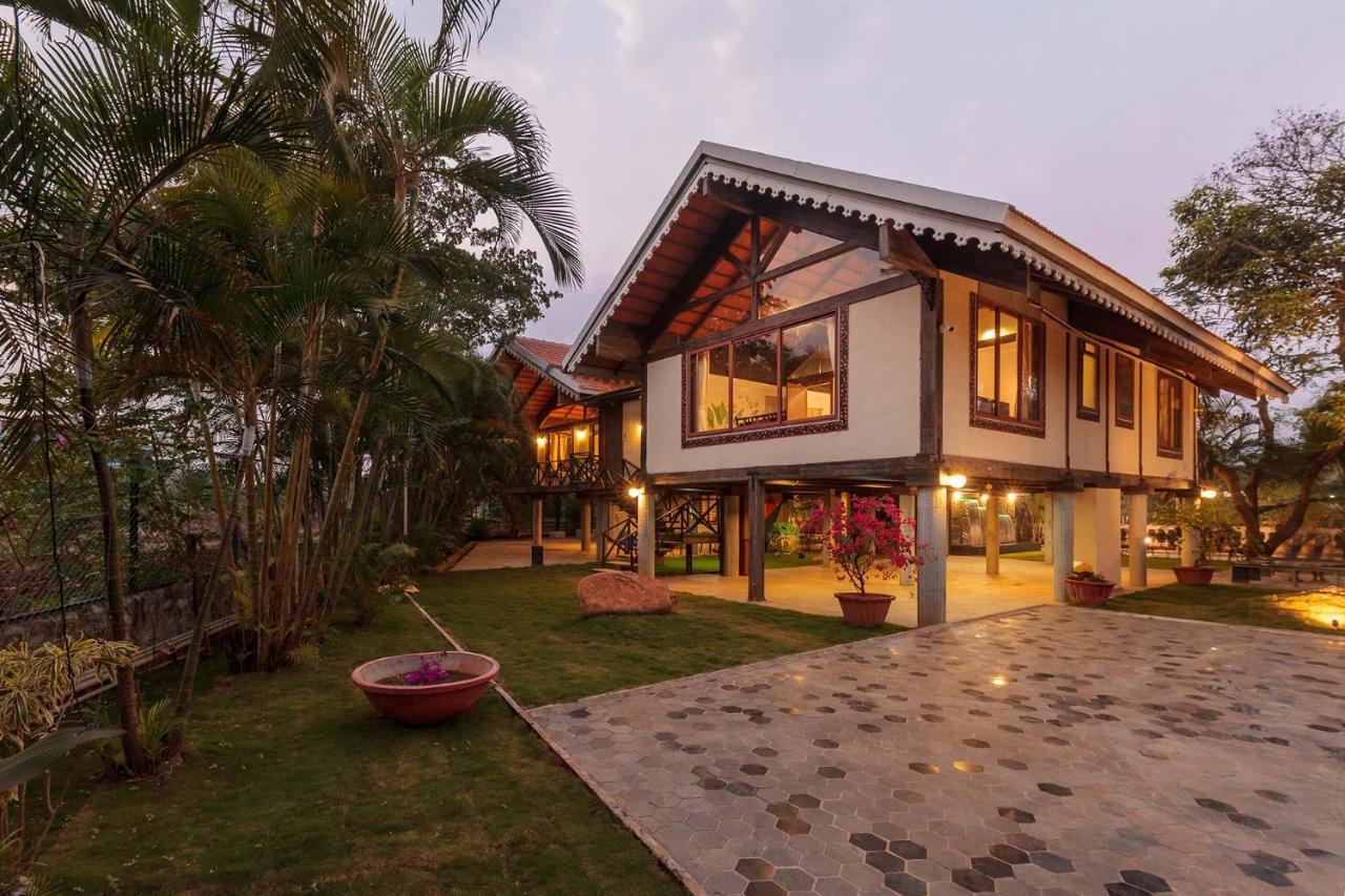 Aranyam By Stayvista With Modern Wooden Interiors, Kidszone, Indoor Games & Plunge Pool Villa Lonavala