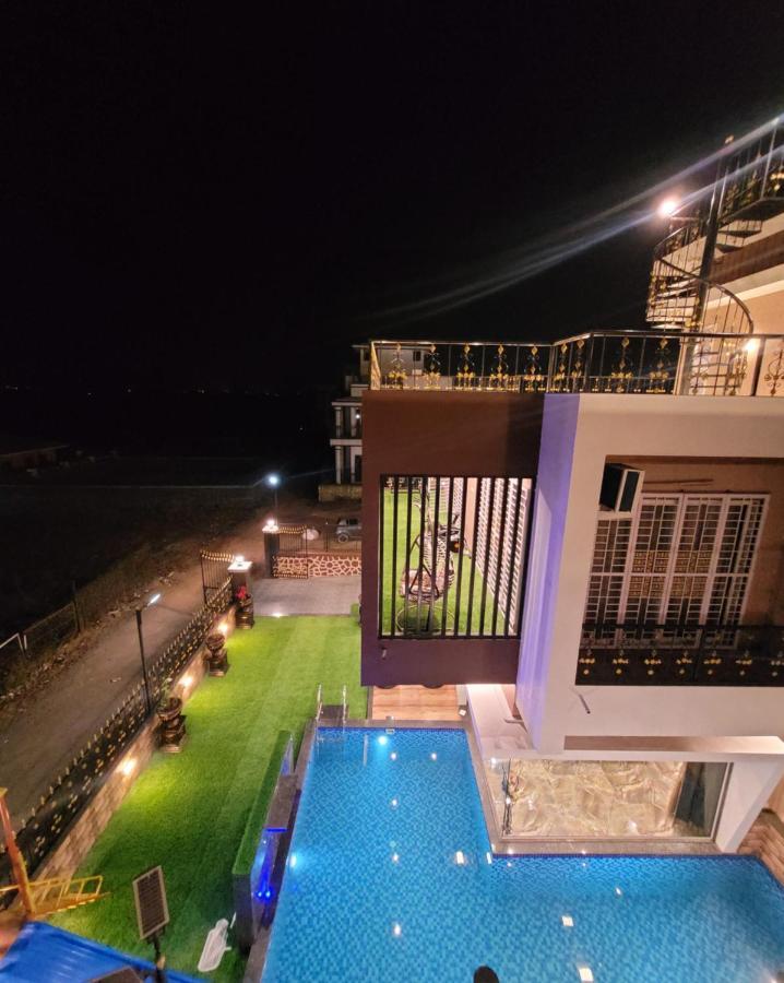 Mount 5 Bhk Luxurious With Private Pool And Full Size Cricket Football Turf * Lonavala
