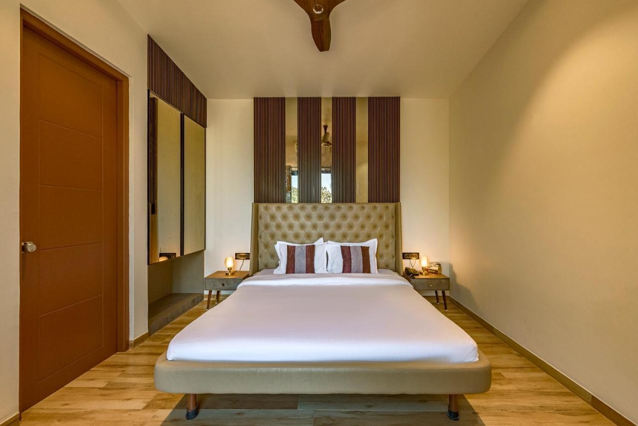 Saffronstays Harrier Crest, - A Frame With Bathtub Serving Delicious Veg Food Holiday home