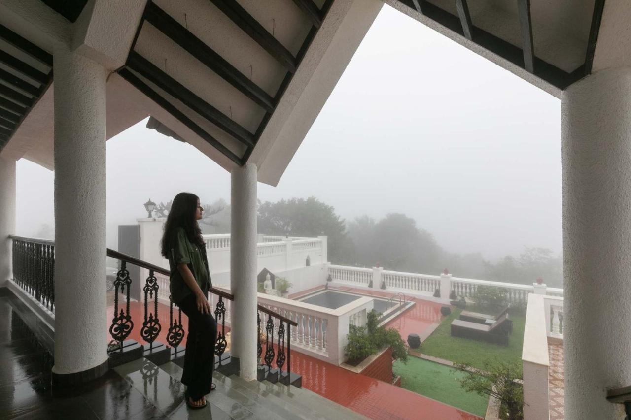 Ananda Villa: Serene Mountain Retreat With Heritage Charm * Lonavala
