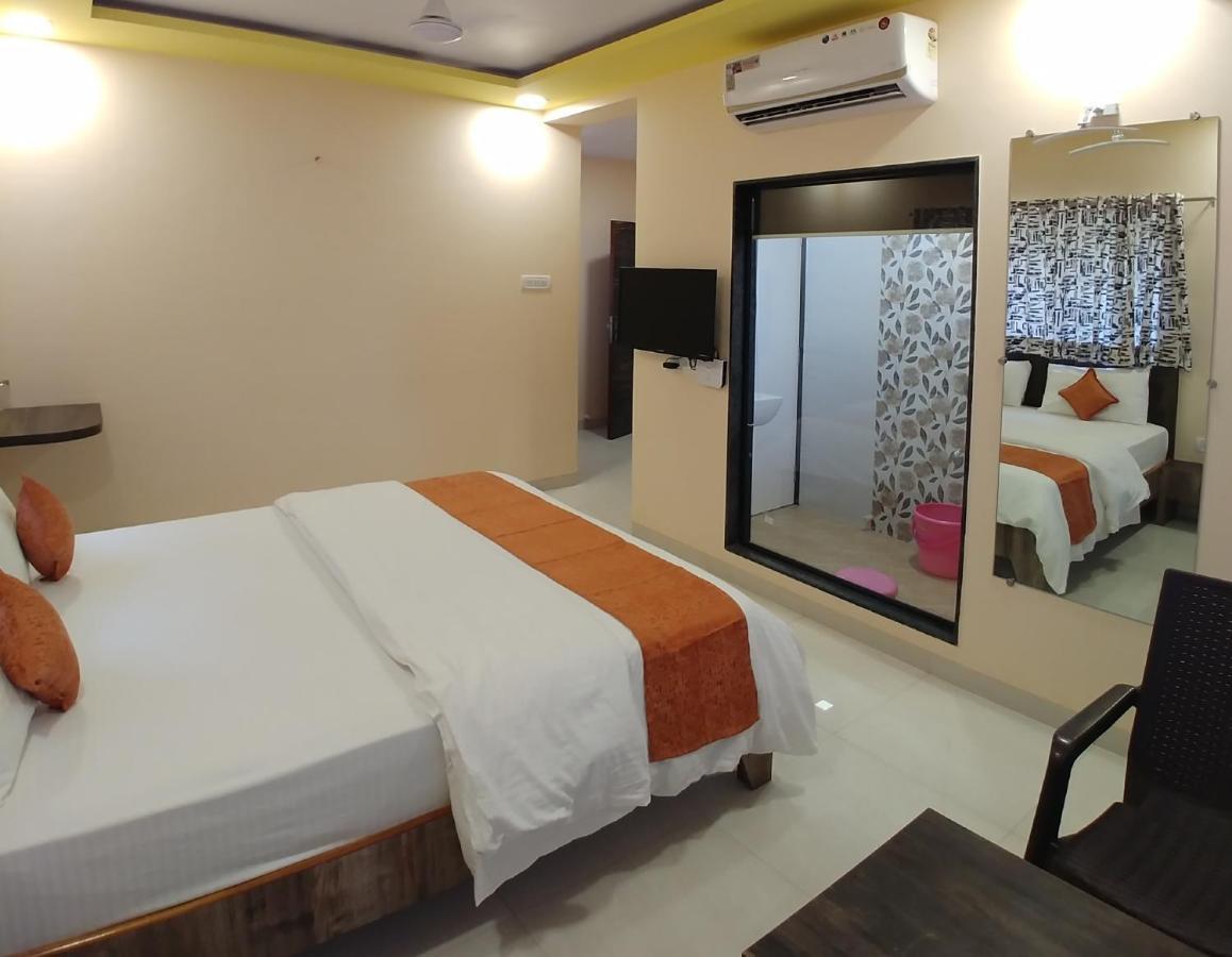 Mangal Residency !! 600 Mts From Railway Station !! Couple Friendly !! 3* Lonavala
