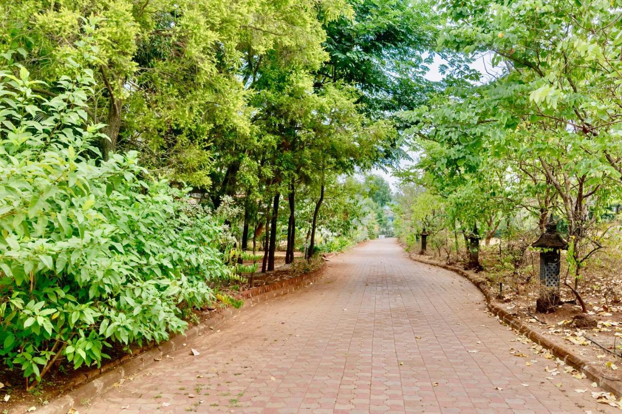 Saffronstays Boulevard Rockhouse - Pool With Amazing Nature Views * Lonavala