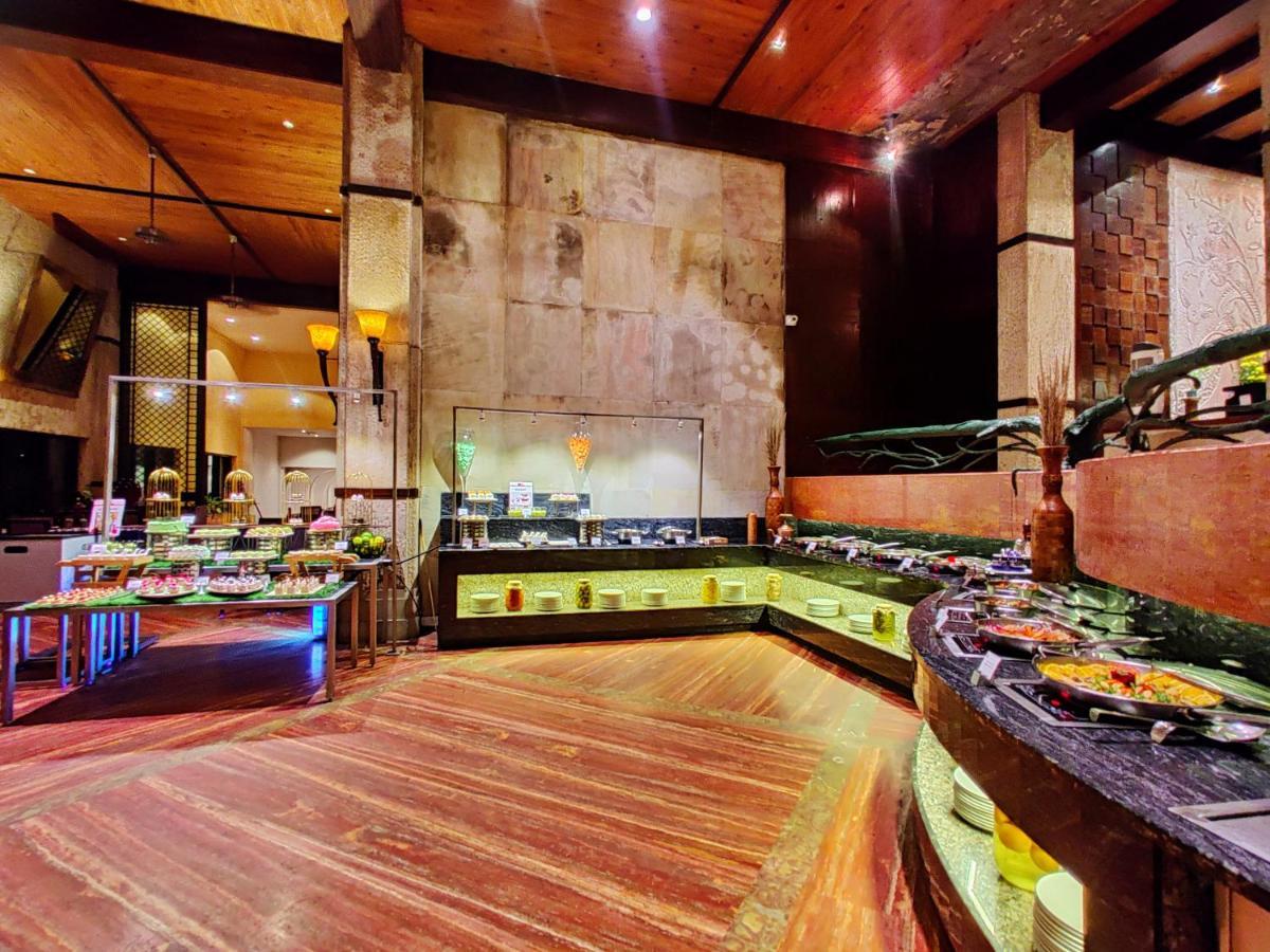 Fariyas 5* Lonavala