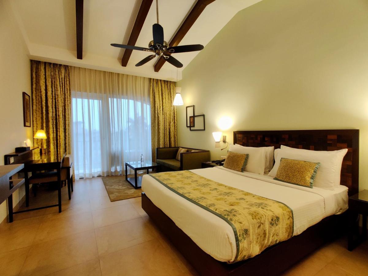 Fariyas 5* Lonavala