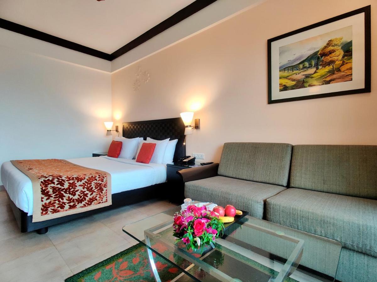 Resort Fariyas Lonavala
